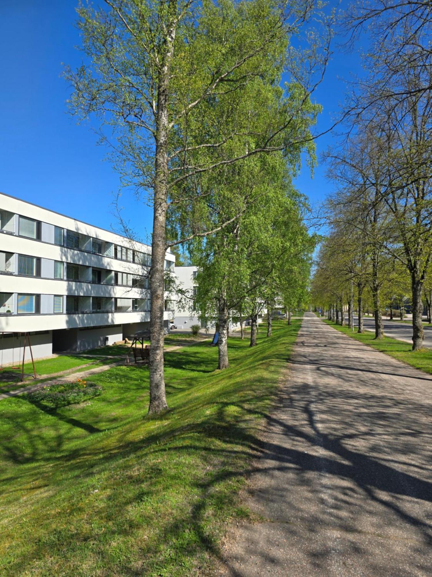 Avara Ja Kodikas Huoneisto Parvekkeella ヘイノラ エクステリア 写真